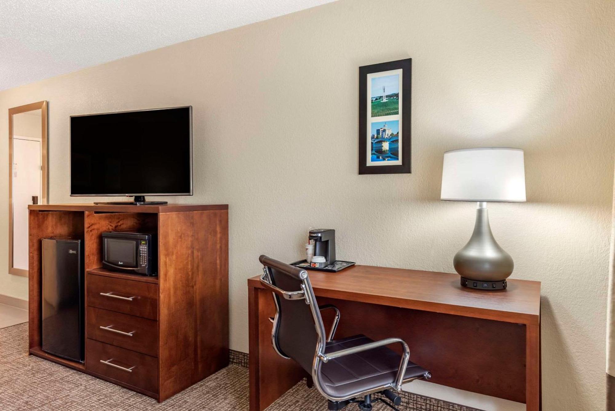 Comfort Inn & Suites Middletown - Franklin Екстериор снимка